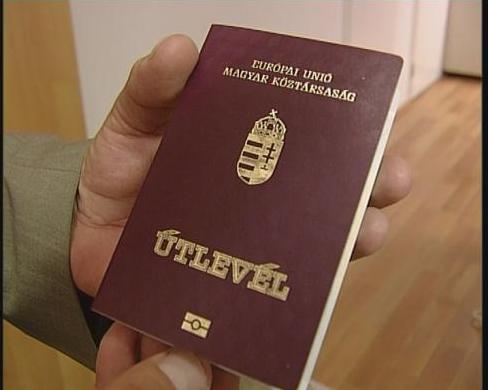 Стаття Венгрия начала отбирать ранее выданные украинцам паспорта Ранкове місто. Донбас