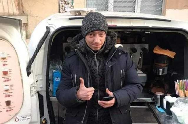 Стаття Пока спасатели тушили пожар в Одессе, парень всю ночь бесплатно готовил им кофе Ранкове місто. Донбас