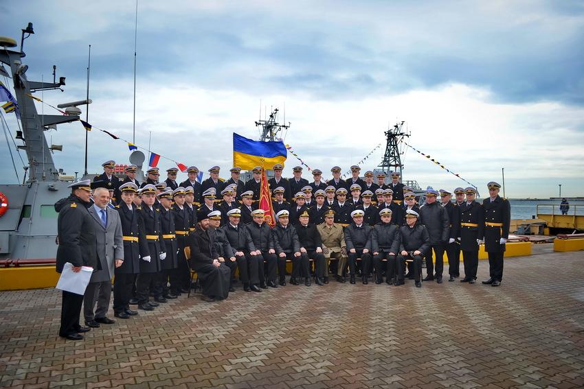 Стаття В Одессе показали вооружение катеров типа «Айленд» и выпустили новых лейтенантов флота (ФОТО) Ранкове місто. Донбас