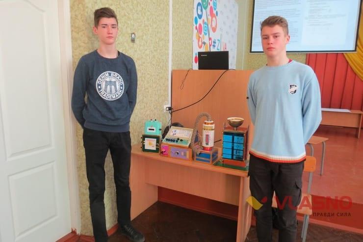Стаття Українські школярі винайшли пристрій для очищення води від хімічного забруднення Ранкове місто. Донбас