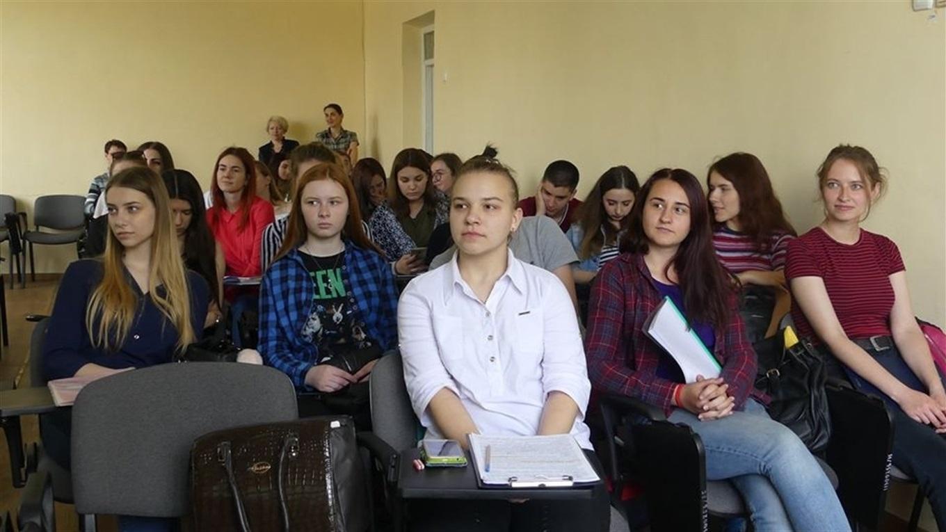 Стаття Студентам в прифронтовой зоне правительство назначило соцстипендию Ранкове місто. Донбас