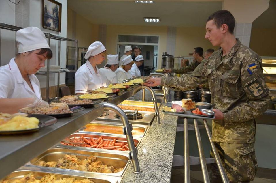 Стаття Усі бойові частини ЗСУ перейшли на нову систему харчування Ранкове місто. Донбас