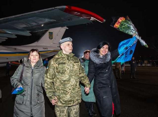 Стаття Украина начала выплату матпомощи освобожденным заложникам Ранкове місто. Донбас