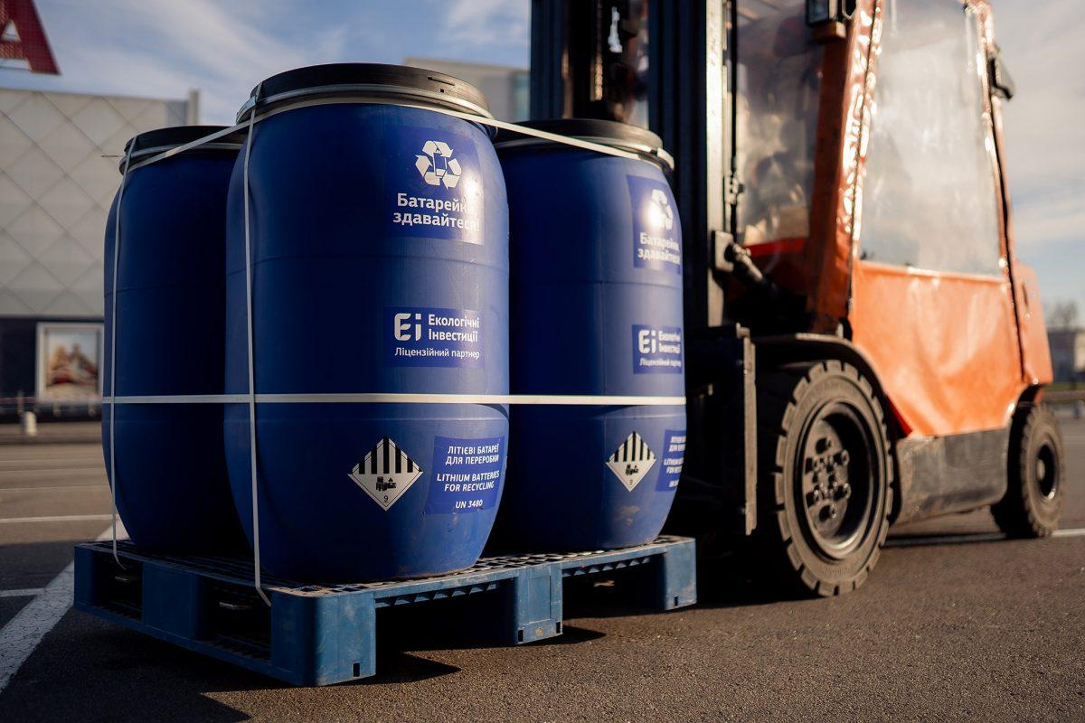 Стаття Україна вперше відправила на переробку фуру з 20 тоннами вживаних батарейок Ранкове місто. Донбас
