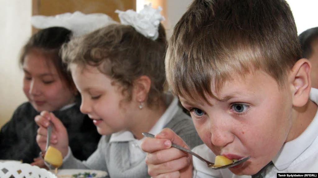 Стаття Школьников в Крыму решили кормить сухпайками Ранкове місто. Донбас
