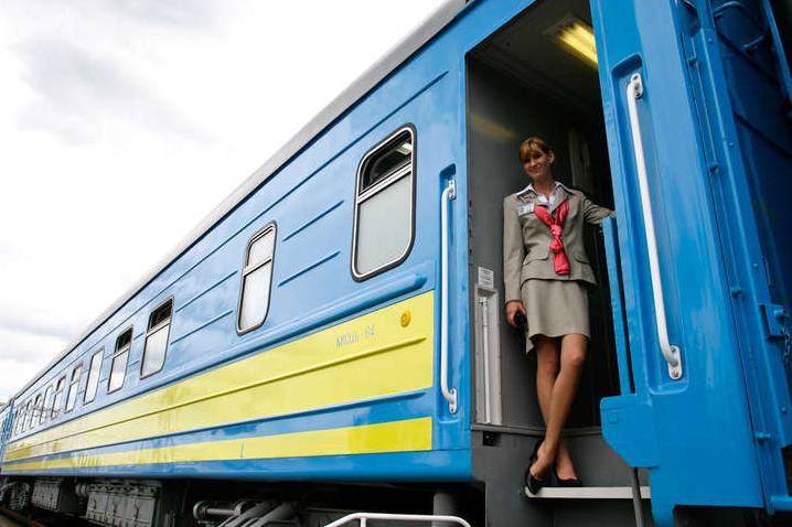 Стаття В Украине досрочно возобновят движение поездов: когда можно покупать билеты? Ранкове місто. Донбас