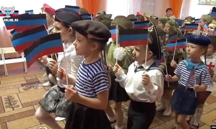 Стаття «На гроші Кремля», — в ОРДЛО реалізують програми з виховання дітей агентами «руського миру» Ранкове місто. Донбас