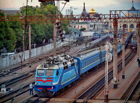 Стаття «Укрзализныця» запускает еще несколько пассажирских поездов Ранкове місто. Донбас
