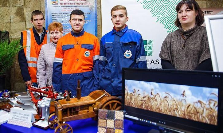 Стаття ПРООН оголосила конкурс грантів на проєкти з працевлаштування молоді Донеччини Ранкове місто. Донбас