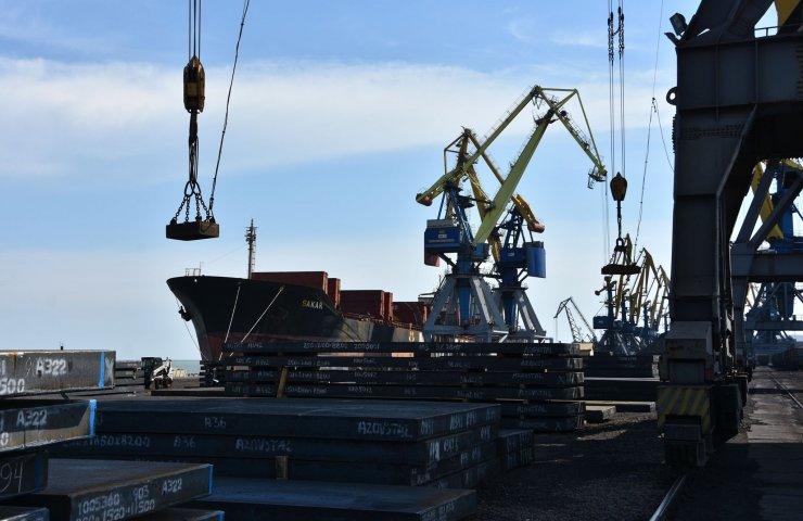 Стаття Мариупольские заводы впервые в истории начали отгружать слябы в Одессу по морю Ранкове місто. Донбас
