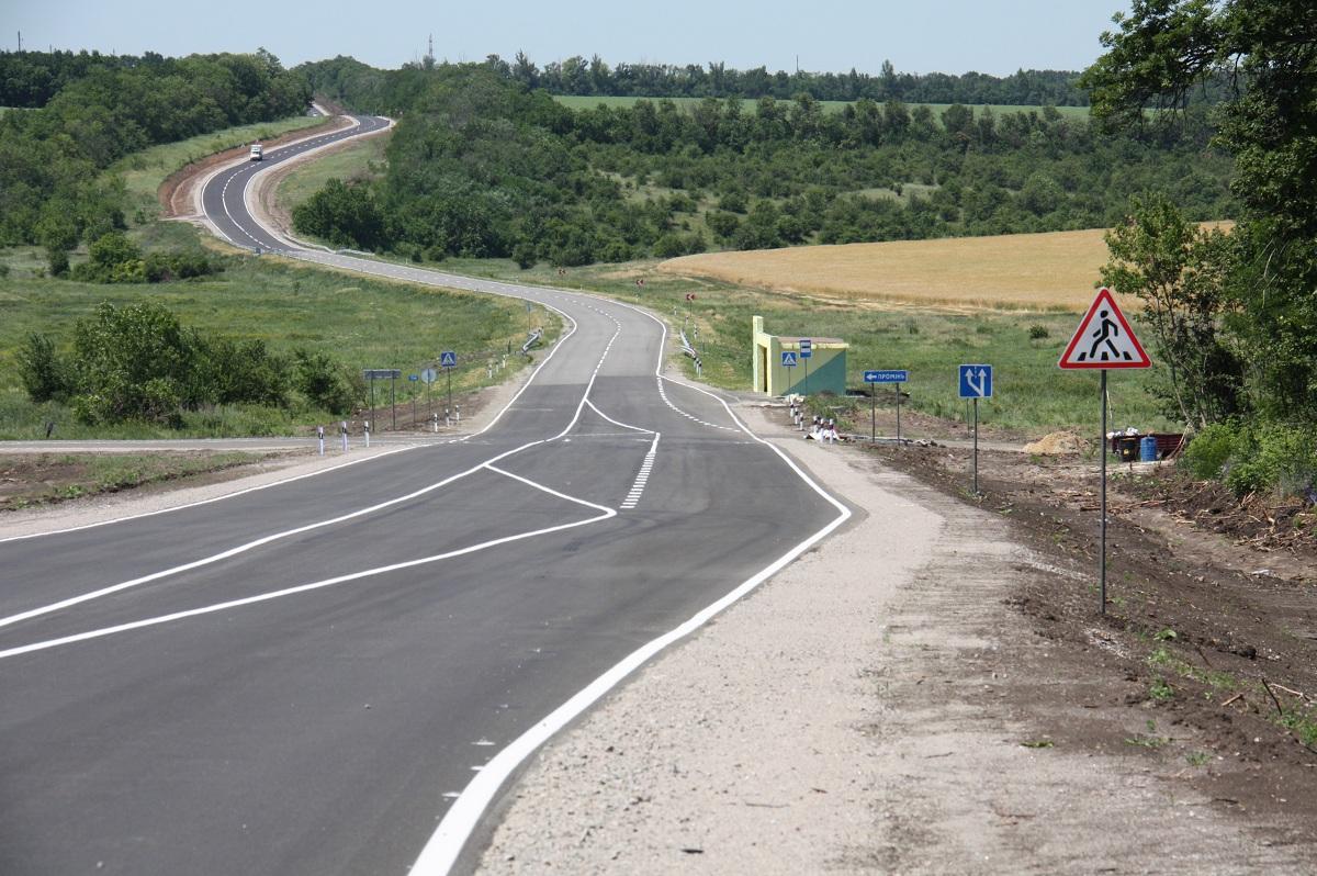 Стаття Завершується ремонт дороги Станиця-Луганська – Сєвєродонецьк (ФОТО) Ранкове місто. Донбас