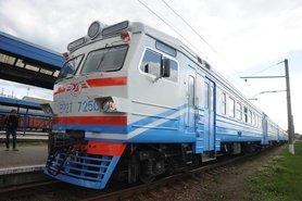 Стаття «Укрзализныця» возобновляет курсирование еще 12 пригородных поездов Ранкове місто. Донбас