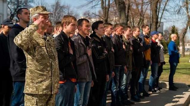 Стаття В Минобороны объяснили, что делать с повестками в армию, которые пришли абитуриентам Украины Ранкове місто. Донбас