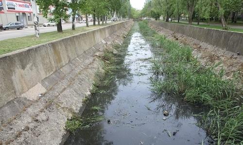 Стаття Оккупационные «власти» Керчи не могут очистить речку – нет денег Ранкове місто. Донбас