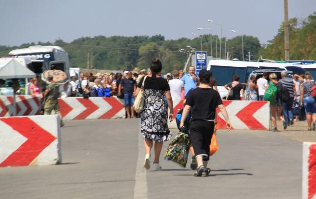 Стаття Кабмин обновил условия пересечения КПВВ с оккупированным Крымом Ранкове місто. Донбас
