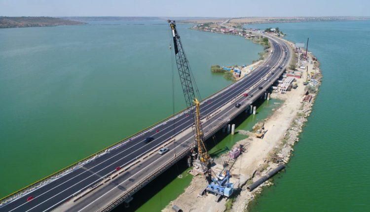 Стаття Будет шесть полос: начали ремонт левой части моста через Хаджибейский лиман Ранкове місто. Донбас