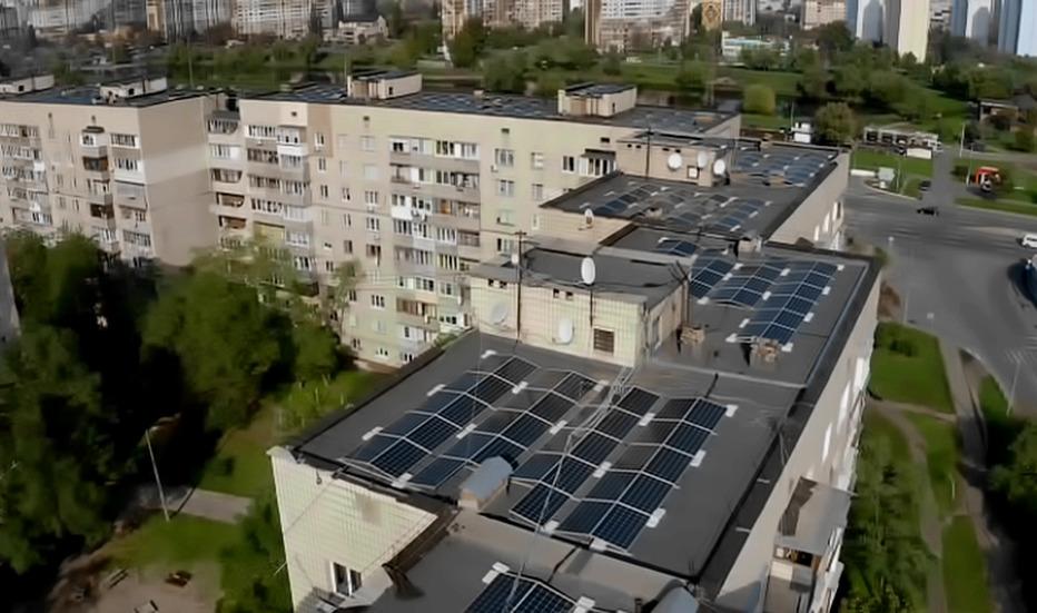 Стаття ДТЭК подсоединил к сети крупнейшую в Украине солнечную электростанцию на крыше многоквартирного дома Ранкове місто. Донбас