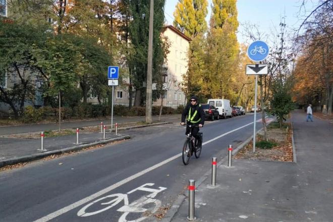 Стаття Нові правила: велосипедистам можна їздити смугою для маршрутного транспорту Ранкове місто. Донбас