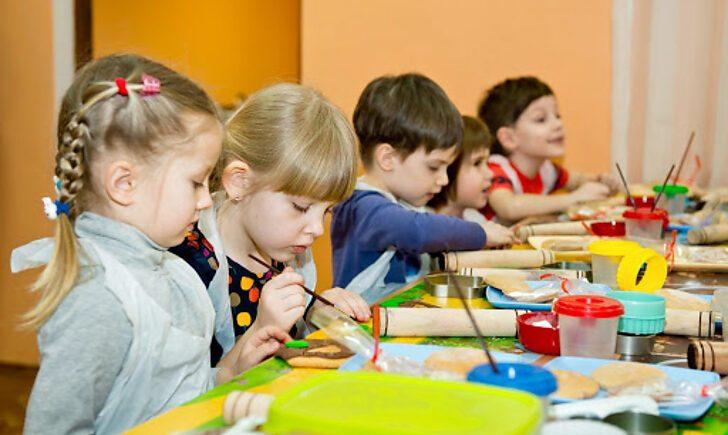Стаття Діти ВПО отримали право на першочергове зарахування до дитячих садочків Ранкове місто. Донбас