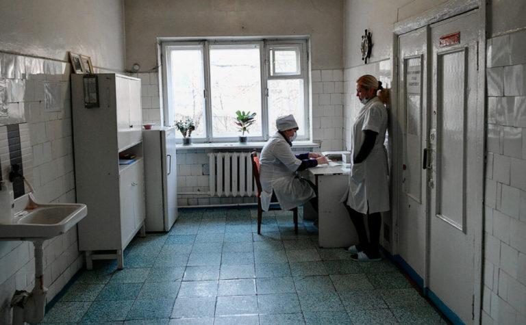 Стаття Оккупанты запретили врачам увольняться без разрешения — что известно Ранкове місто. Донбас