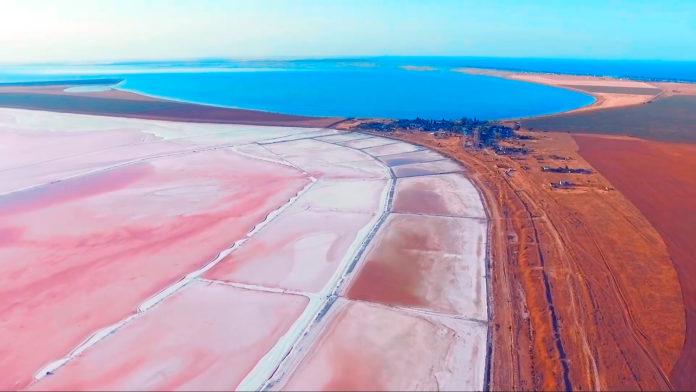 Стаття Сплошная соль: оккупанты в Крыму хотят уничтожить озеро Сиваш отходами опреснительной установки Ранкове місто. Донбас