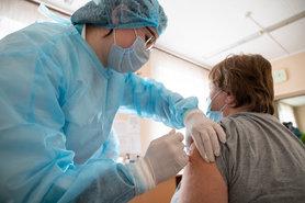 Стаття Від завтра в Україні почнуть працювати понад 2000 пунктів вакцинації, - МОЗ Ранкове місто. Донбас