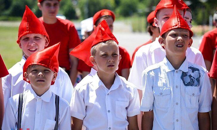 Стаття Робитимуть «нормальних» громадян «ДНР»: окупанти будуть формувати списки неблагонадійної молоді Ранкове місто. Донбас