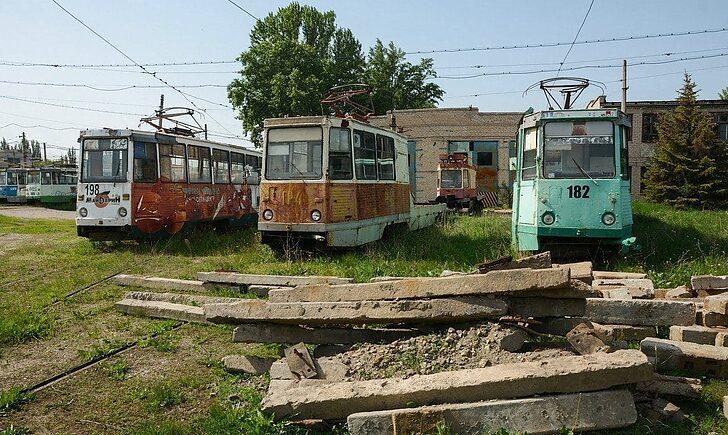 Стаття В окупованому Луганську колишній трамвайний парк гниє просто неба. ФОТО Ранкове місто. Донбас