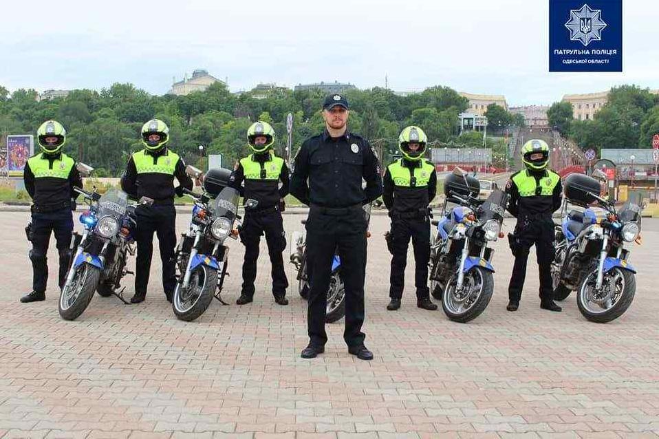 Стаття Мотопатруль: в Одессе полицейские пересели на мотоциклы. Фото Ранкове місто. Донбас