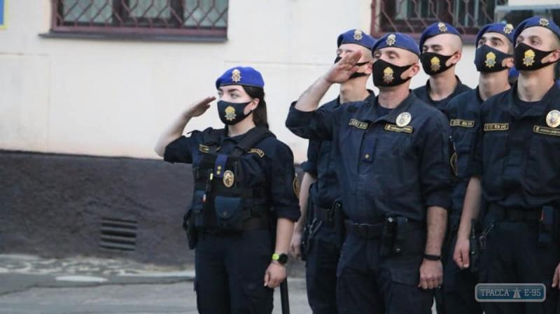 Стаття Женщина-нацгвардеец в Одессе, впервые в Украине, возглавила патрулирование города Ранкове місто. Донбас