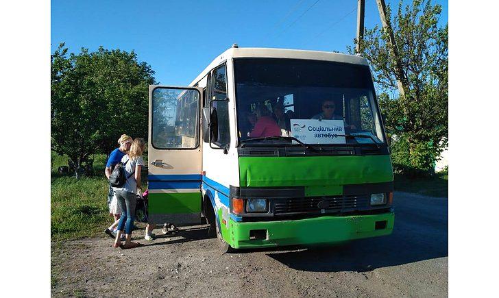 Стаття У прифронтовій зоні Донбасу курсує соціальний транспорт. Графік Ранкове місто. Донбас