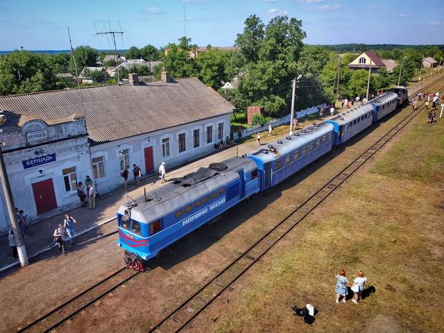 Стаття На Одесской железной дороге возобновляют движение поездов по узкоколейке (ВИДЕО) Ранкове місто. Донбас