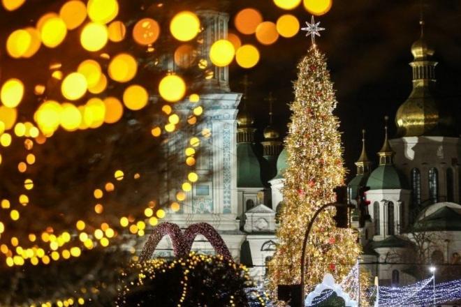 Стаття Новорічно-різдвяні вихідні-2022: коли і скільки будемо відпочивати? Ранкове місто. Донбас