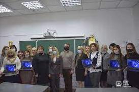 Статья Учителя Славянска получили ноутбуки в рамках проекта «Ноутбук каждому учителю» Утренний город. Донецк