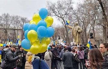 Стаття «Путин капут»: в Казахстане проходит митинг в поддержку Украины Ранкове місто. Донбас