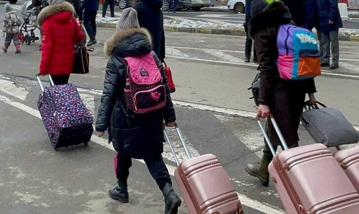 Стаття Українці, які тікають від війни до інших регіонів країни, можуть отримати довідку ВПО Ранкове місто. Донбас
