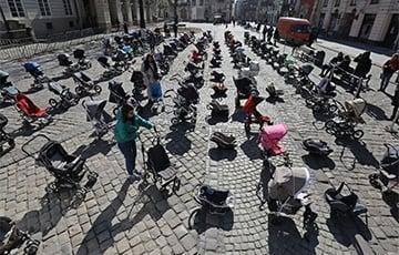 Стаття Во Львове выставили 109 пустых детских колясок в память об убитых оккупантами детях Ранкове місто. Донбас