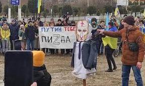 Стаття Жители Херсона, Каховки и Бердянска снова вышли на митинги против российской оккупации Ранкове місто. Донбас