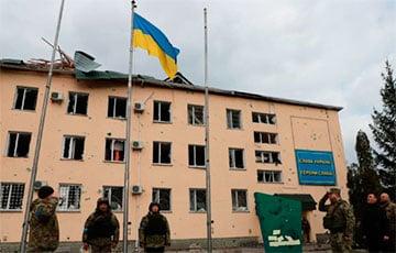 Стаття Украинские флаги подняты над подразделениями пограничников Черниговщины Ранкове місто. Донбас
