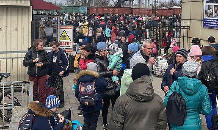 Стаття Стоп Фейк: на Донеччині ширяться чутки про неможливість виїхати з області після 8 квітня Ранкове місто. Донбас