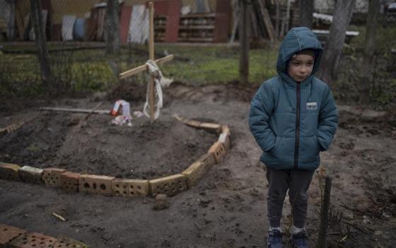 Стаття Приютить детей, оставшихся без родителей, готовы 14 тысяч украинских семей Ранкове місто. Донбас