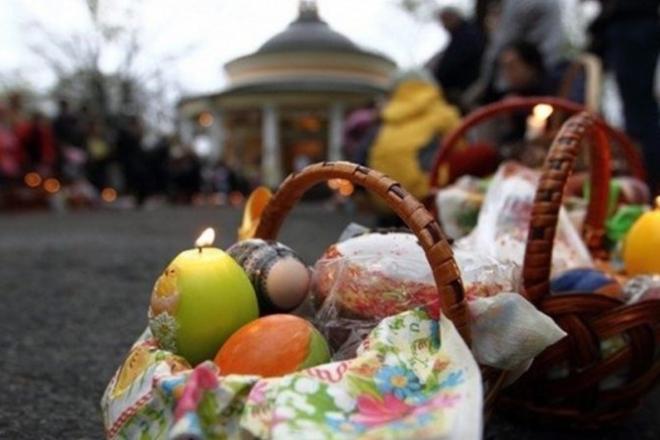 Стаття Як вплине комендантська година на великодні богослужіння у церквах Ранкове місто. Донбас