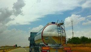 Стаття Мінінфраструктури України домовилось про бездозвільний проїзд вантажівок з паливом з Польщі Ранкове місто. Донбас