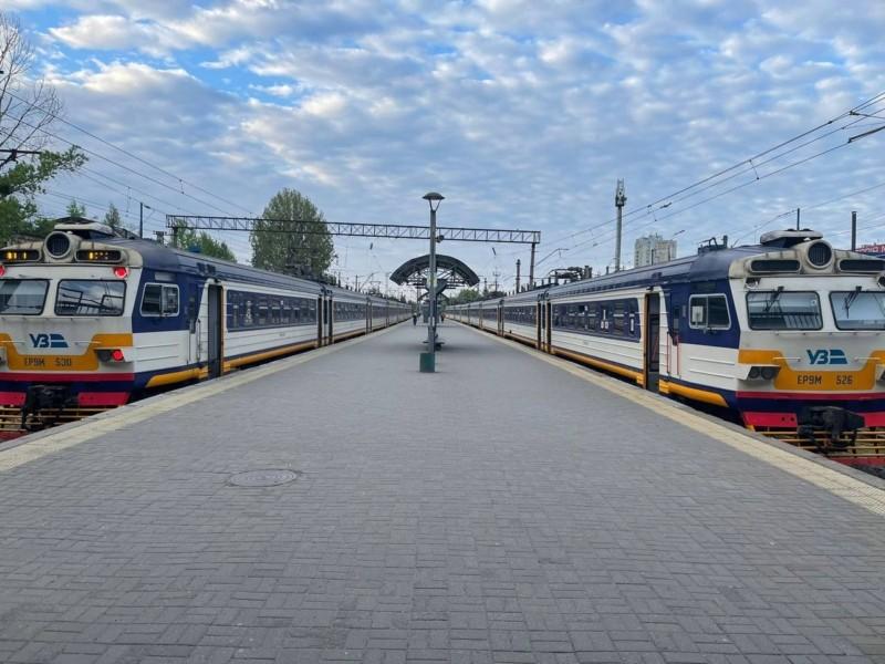 Стаття З Дарниці до Ніжина курсуватимуть 5 пар поїздів Kyiv City Express Ранкове місто. Донбас