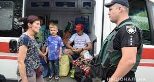 Статья Полицейские помогли матери с 10 детьми из Славянска эвакуироваться в Днепр Утренний город. Донецк