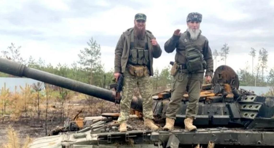 Стаття «Схід українського сонця»: добровольці з батальйону Шейха Мансура готуються до війни у Чечні Ранкове місто. Донбас