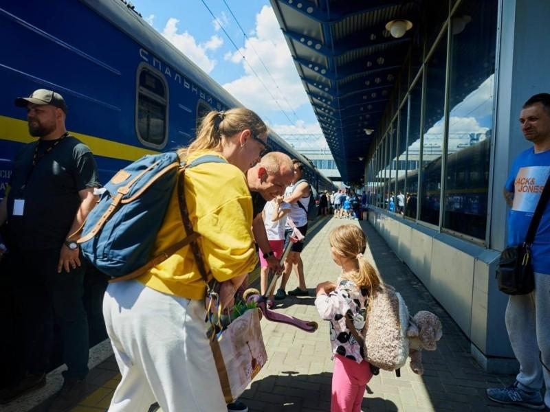 Стаття Між Києвом і Запоріжжям запускають додатковий поїзд Ранкове місто. Донбас
