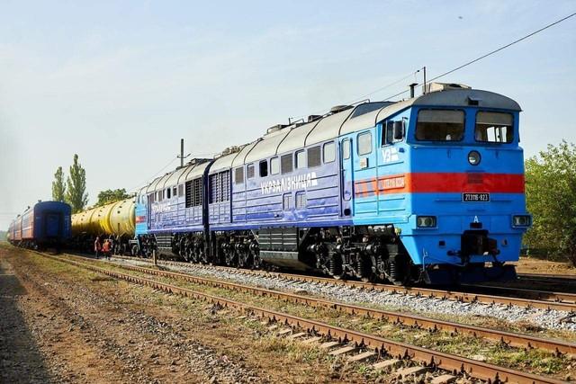 Стаття По відбудованій залізниці на півдні Одеської області пройшли перші потяги (ВІДЕО) Ранкове місто. Донбас
