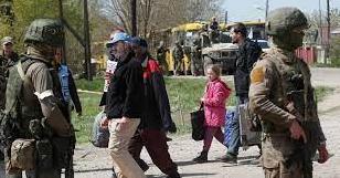 Стаття Російські регіони почали повертати «біженців» із «лднр» до окупованого Донбасу Ранкове місто. Донбас