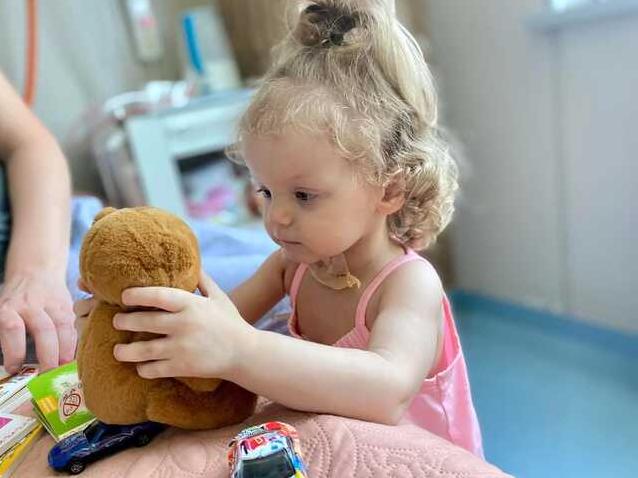 Стаття У Києві лікарі «Охматдиту» провели унікальну операцію 2-річній дівчинці Ранкове місто. Донбас
